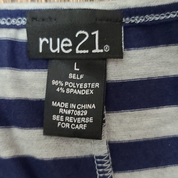 Dress - Picture 4 of 4